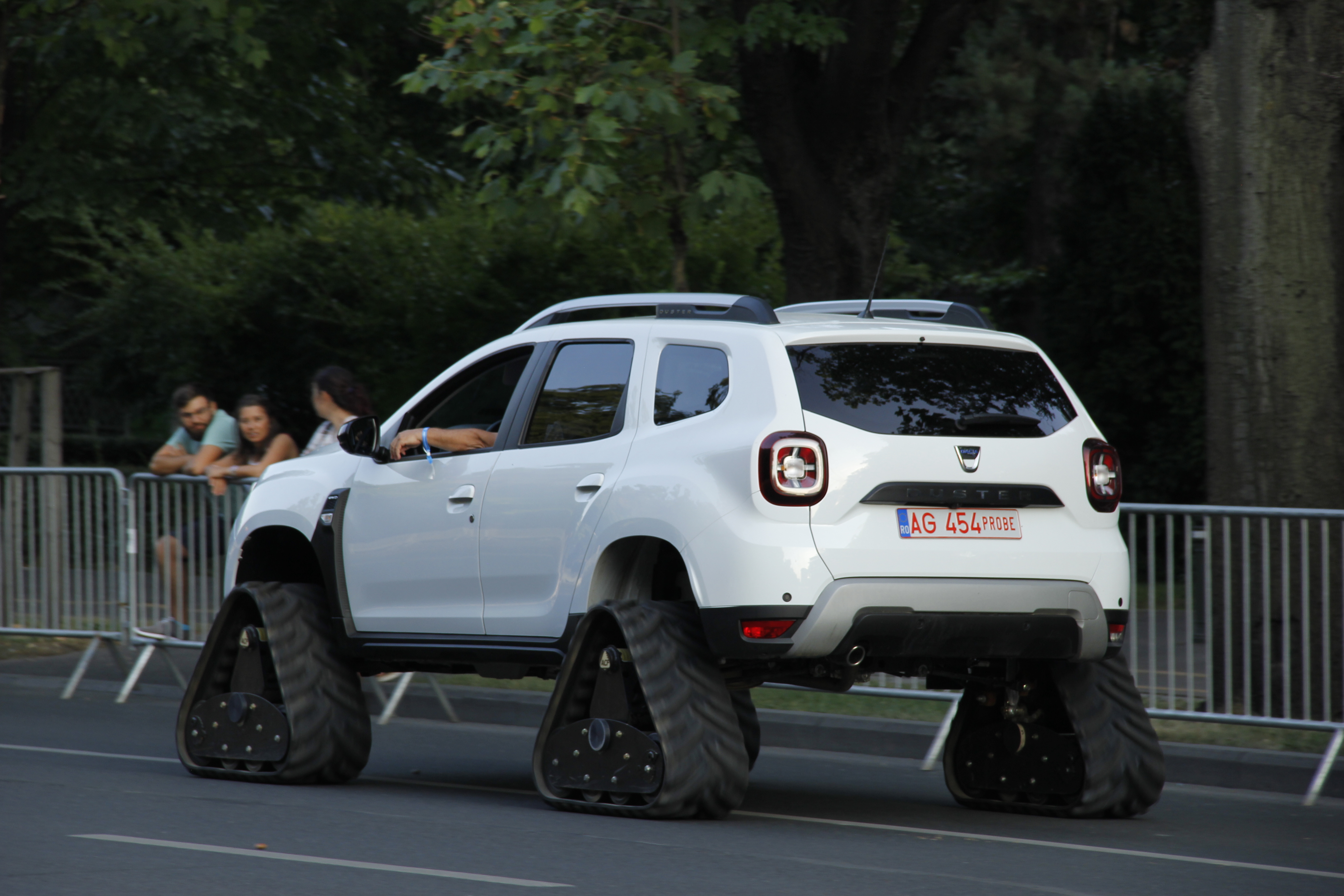 2022 - Story Dacia - 2 million Duster_ behind the scenes of a success story (11).jpeg