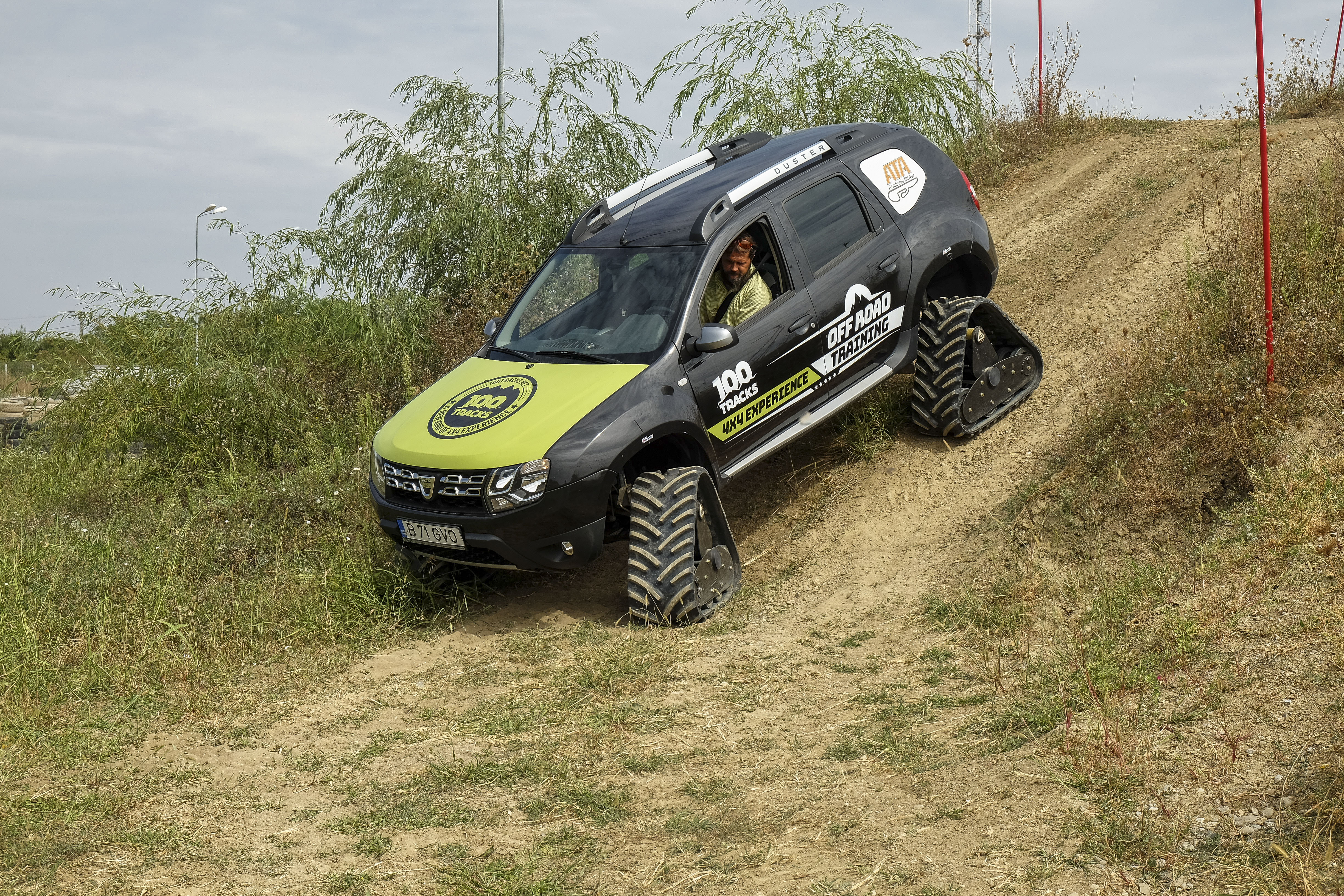 2022 - Story Dacia - 2 million Duster_ behind the scenes of a success story (14).jpeg